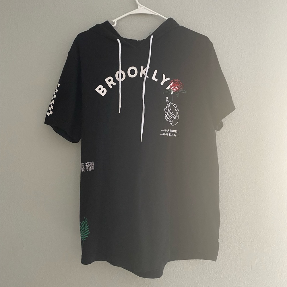 Men’s Short-sleeve pull over w/ Hoodie